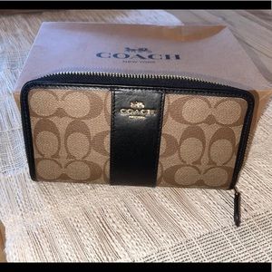 New Coach Wallet